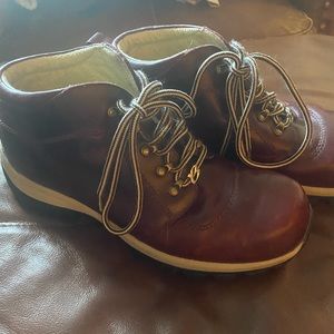 Mens Buffalino B-boots. Reddish brown color. Very comfortable. Very good shape